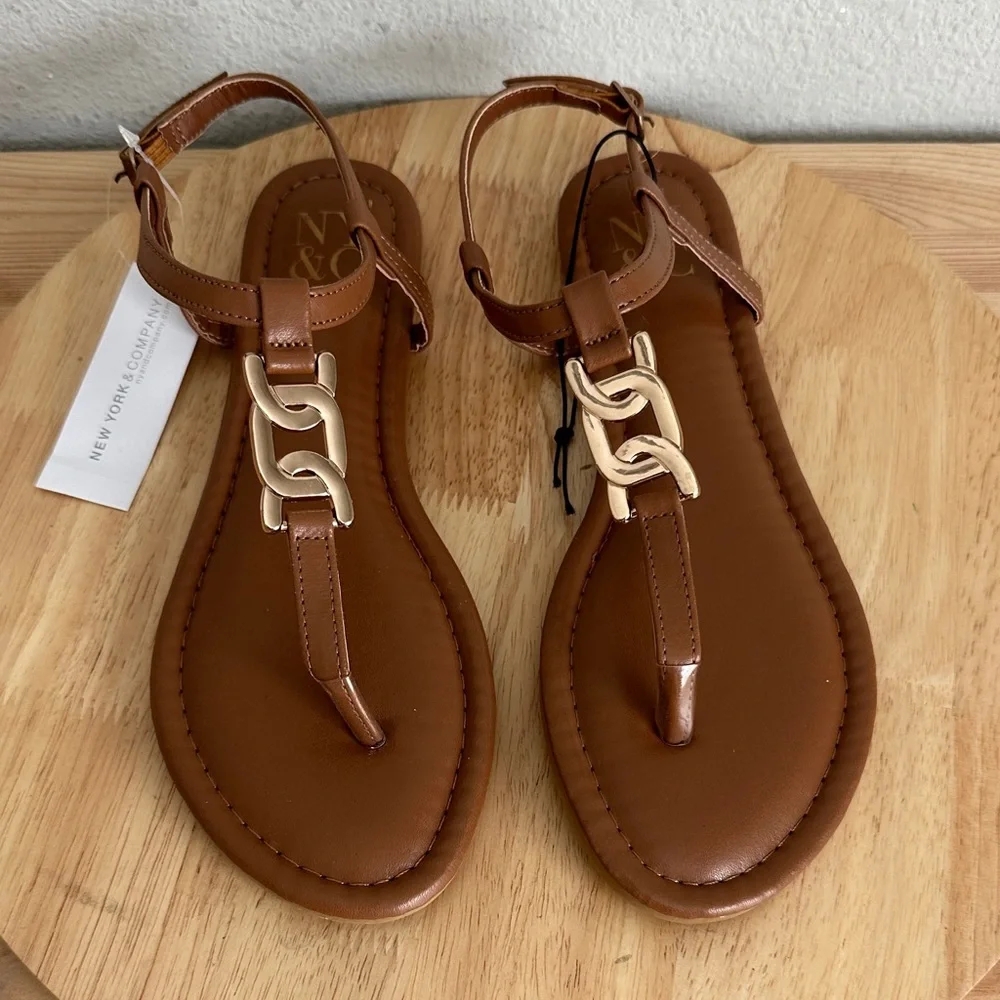 New York & Company Womens Kaia T-Strap Flat Sandals